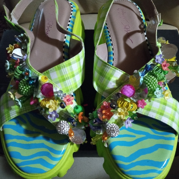 BETSEY JOHNSON  9.5 FRANKEE MULTI - Picture 4 of 7